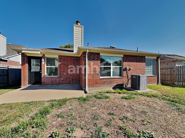 Building Photo - 16623 Grenada Falls Dr