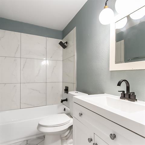 Building Photo - 1104 S Gilpin Ave