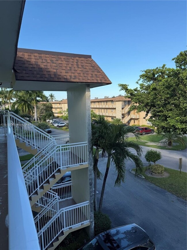 Building Photo - 5141 W Oakland Park Blvd