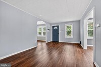 Building Photo - 106 Ford St