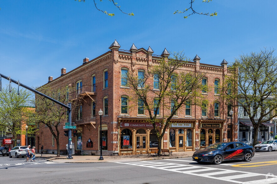 Building Photo - The Shear Building
