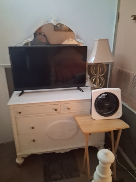 Building Photo - 5730 Jackson Ave