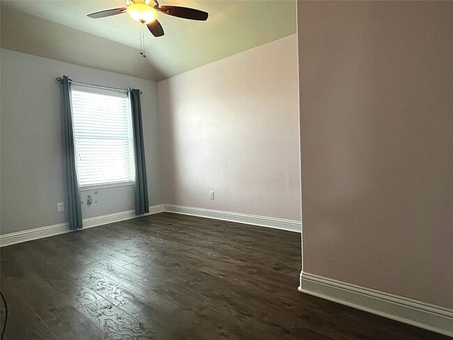 Building Photo - 307 Maverick Run Ct