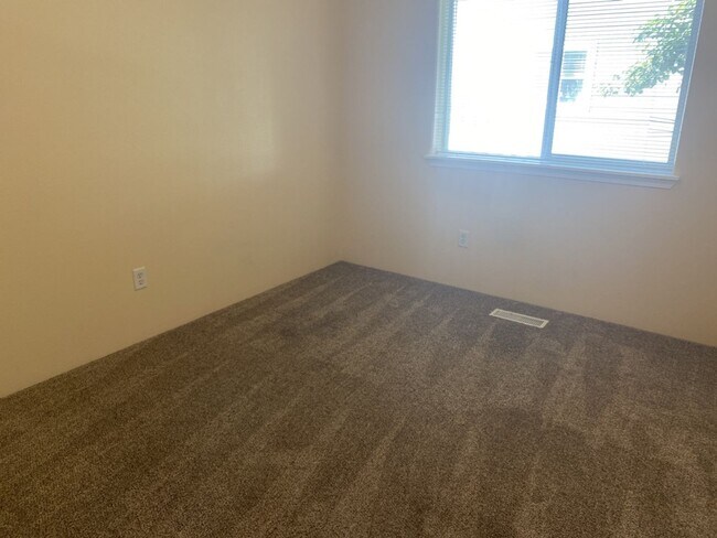 Building Photo - CP617/619