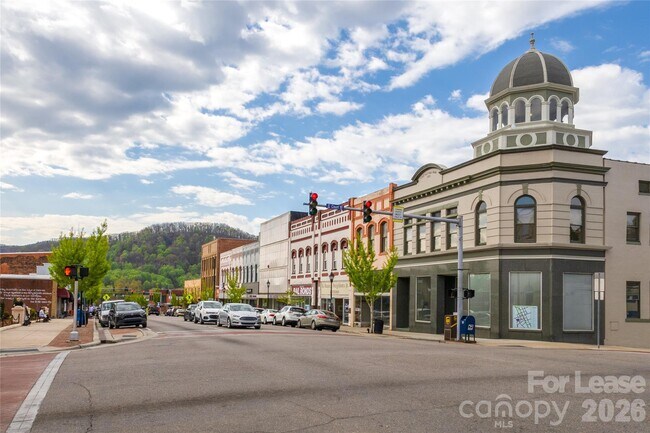 Building Photo - 138 S Main St