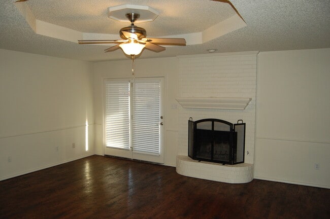 Building Photo - Beautiful 3/2/2 home in Cooper ISD
