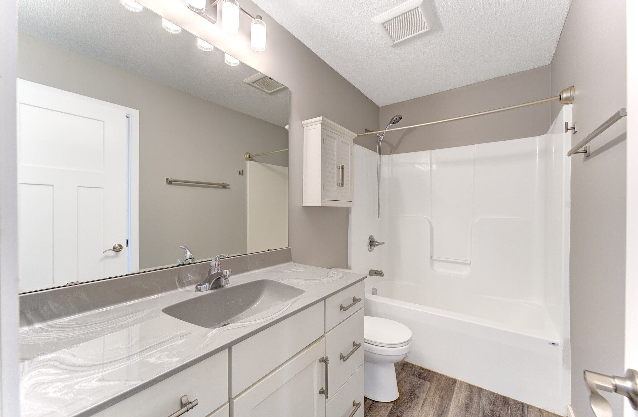 Building Photo - 3948 Orchardview Ln NW