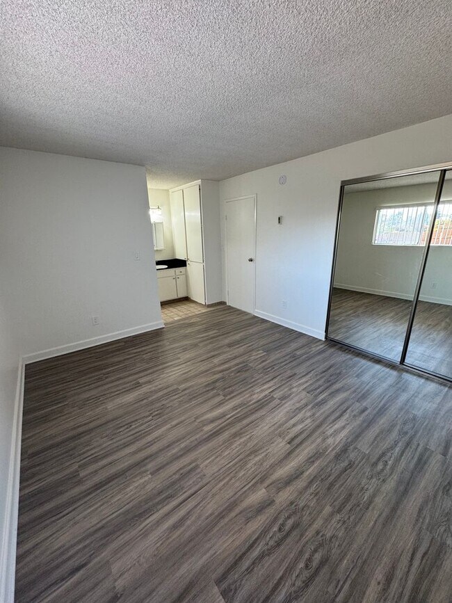 Building Photo - 7434 Mesa College Dr