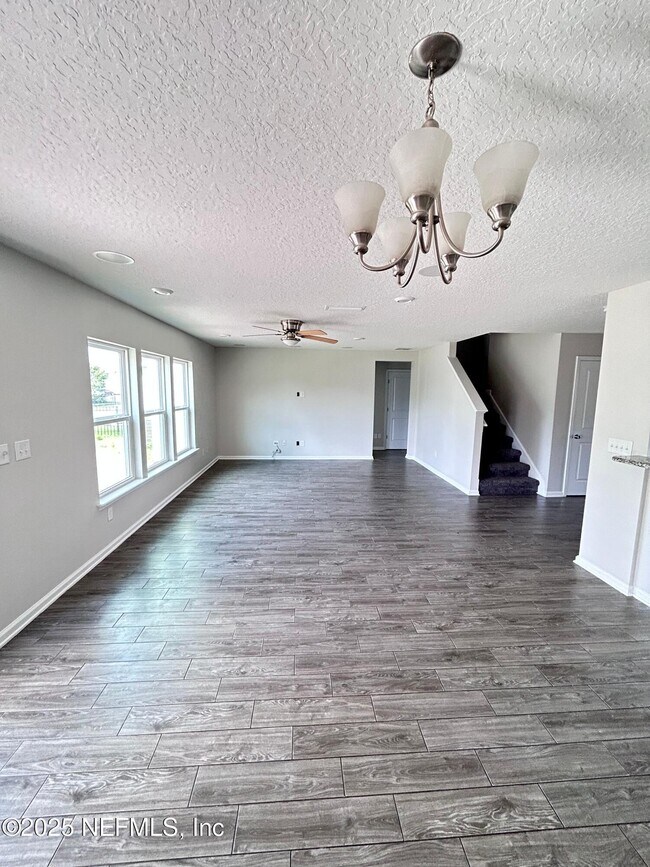 Building Photo - 102 Bluejack Ln