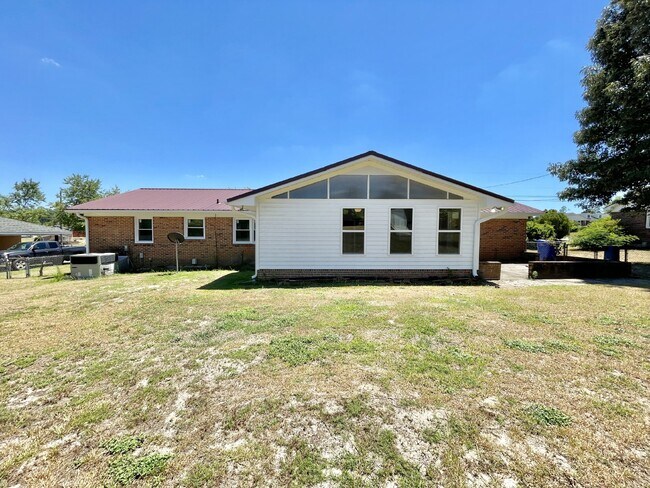 Building Photo - 4 Bed, 2 Bath Nest In Cottonade Close To Base