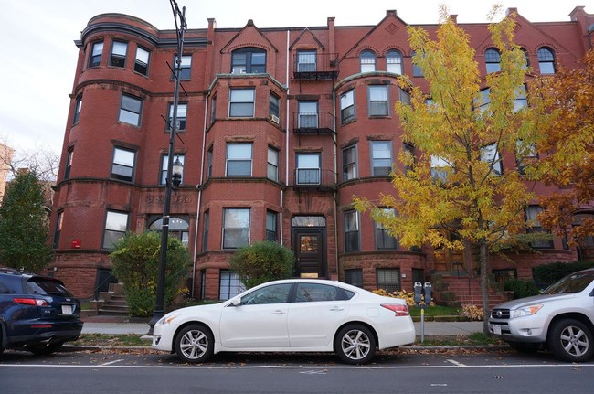 Building Photo - 1057 Beacon St