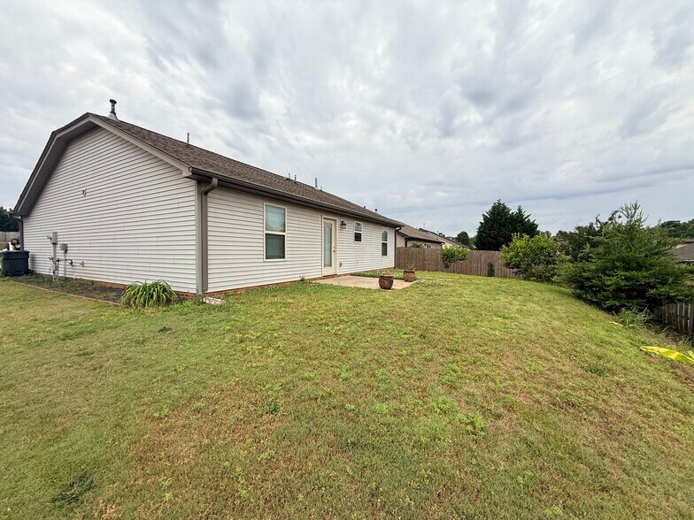 Building Photo - 6 Nautical Dr