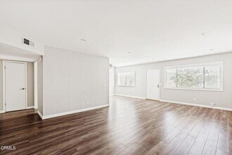 Building Photo - 460 E Cypress Ave