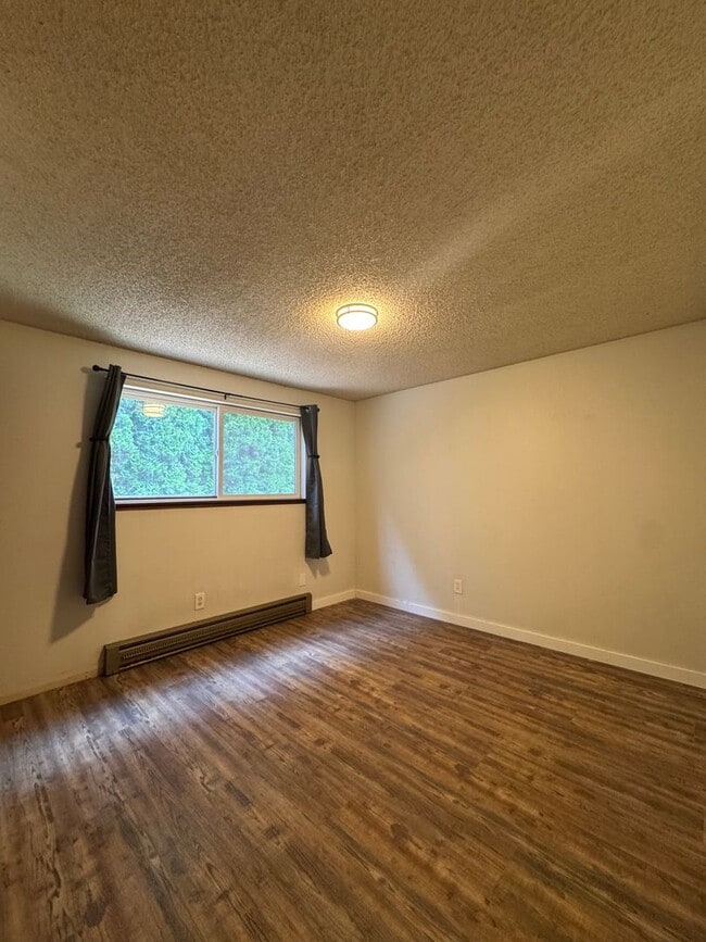 Building Photo - 1604 N Brook Ct