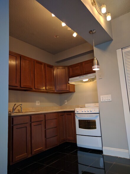 Building Photo - 1001 St Paul St