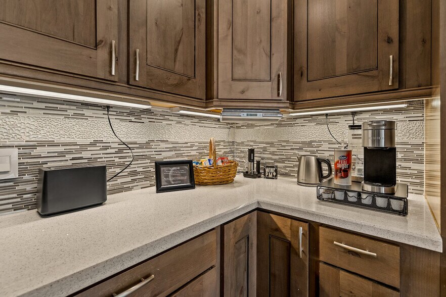 Building Photo - 5420 Cassi Ln