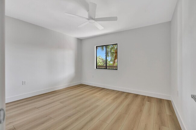 Building Photo - 501 Seafarer Cir