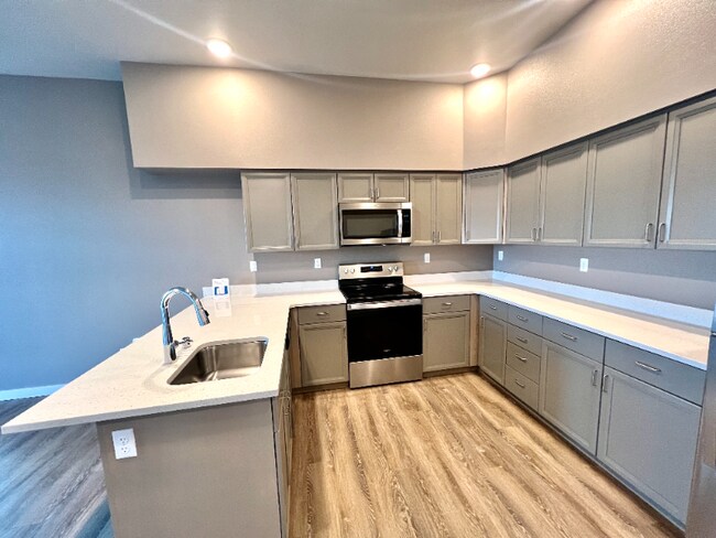 Building Photo - 2330 Yakima Ct