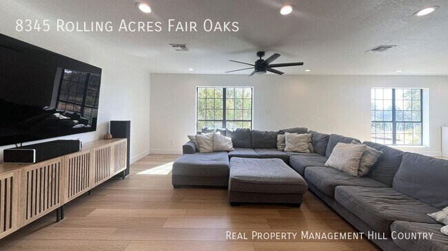 Building Photo - 8345 Rolling Acres Trail