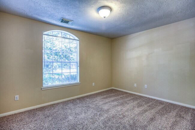 Building Photo - 135 S Delta Mill Cir