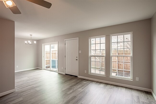 Building Photo - 972 Park Meadow Dr