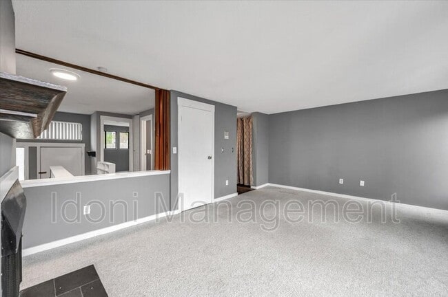Building Photo - 78 Shepards Knoll Dr