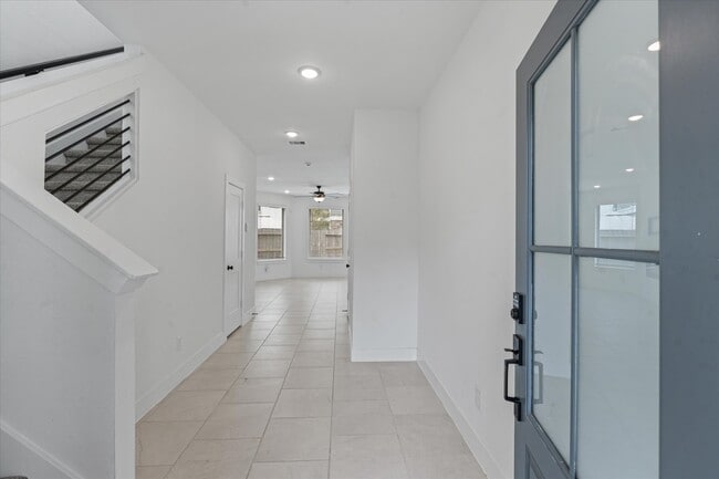 Building Photo - 23831 Oriole Vly Trl