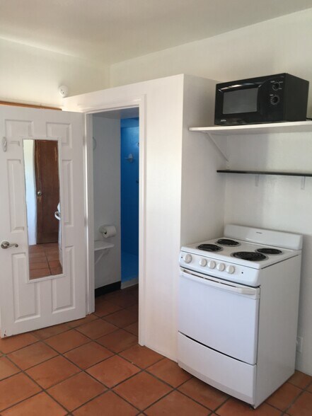 Building Photo - 19900 Bennett Rd