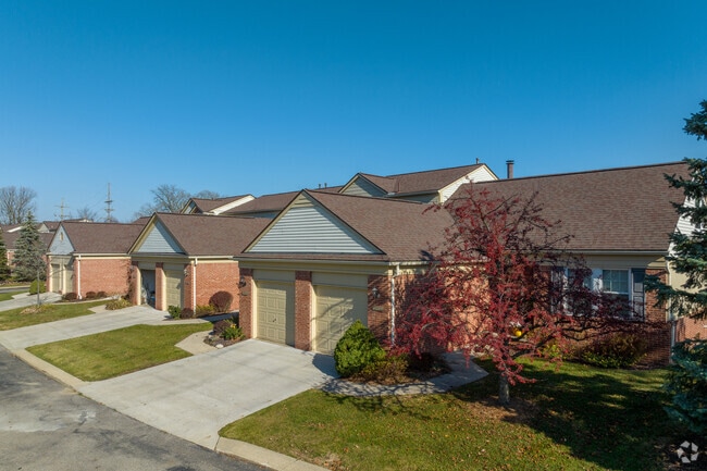 Building Photo - Turnberry Village