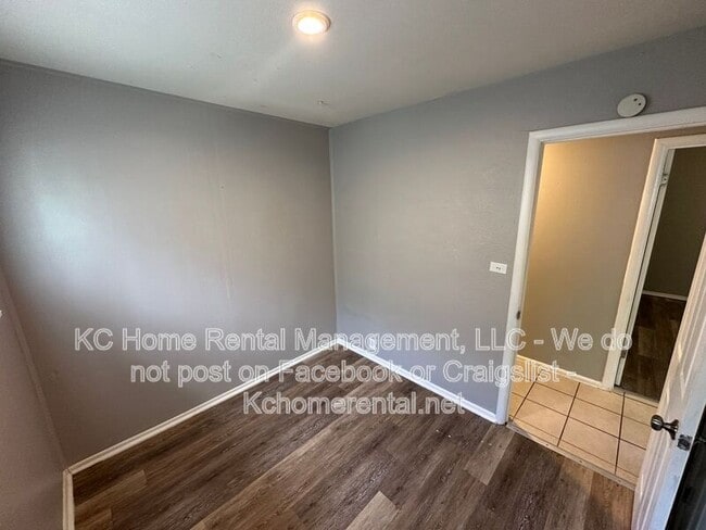 Building Photo - 10812 Newton Ave