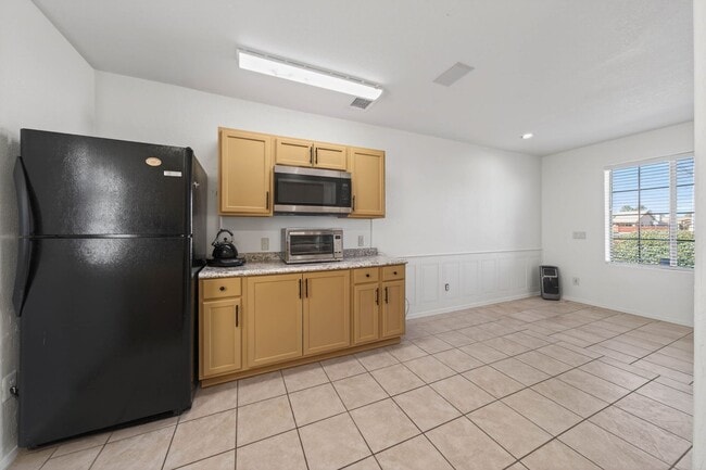 Building Photo - 3824 Plaza De La Yerba