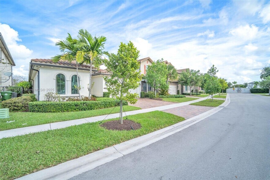 Building Photo - 1291 SW 113th Way