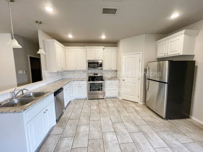 Building Photo - 11207 Akron Ave