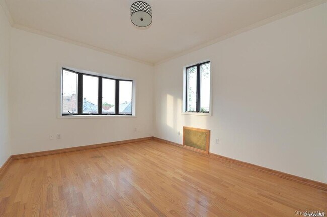 Building Photo - 108-35 66th Rd