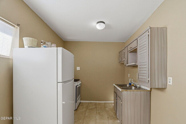 Building Photo - 408 Lesa Ln