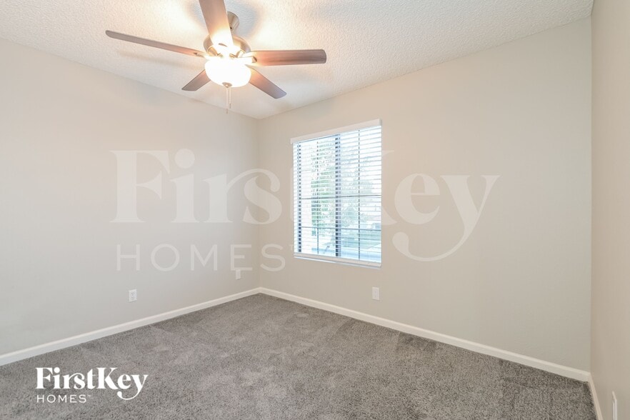 Building Photo - 2017 Waverly Cir