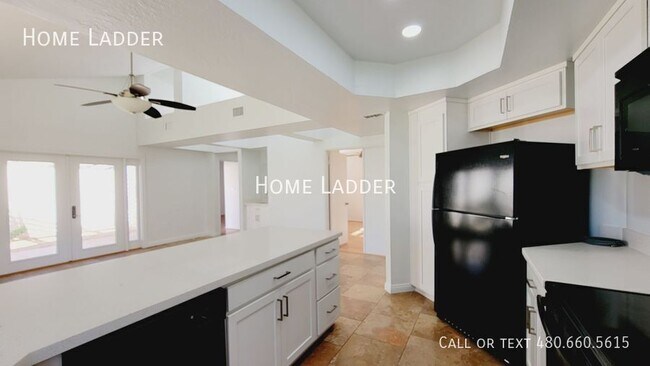 Building Photo - Spacious Townhouse in Tempe!