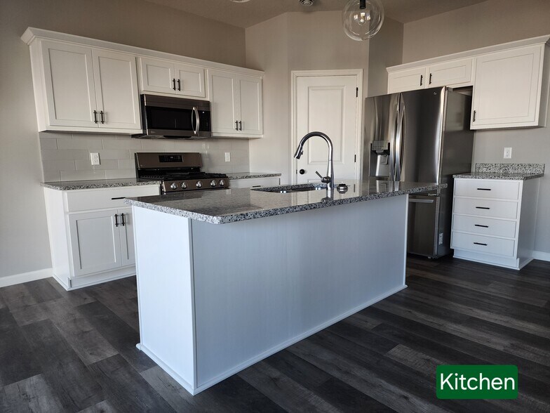 Building Photo - 10229 Goodview Cir S