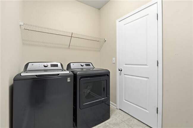 Building Photo - 2270 Tenor Ln