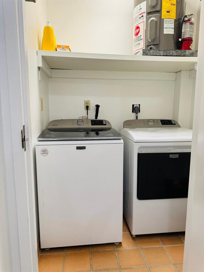 Building Photo - 229 Commercial Blvd