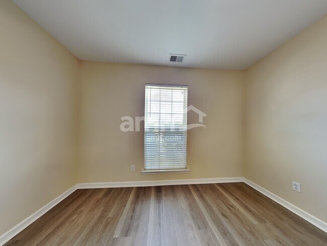 Building Photo - 134 Aquinnah Dr