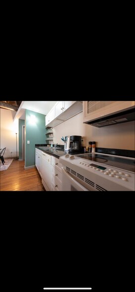 Building Photo - 430 S Campbell Ave