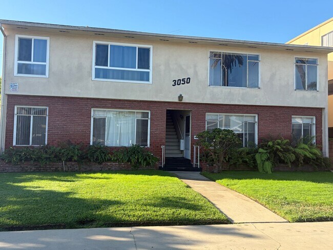 Building Photo - 3050