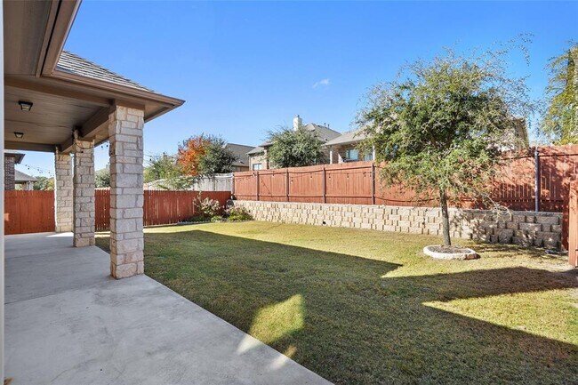 Building Photo - 2909 Zelma Dr