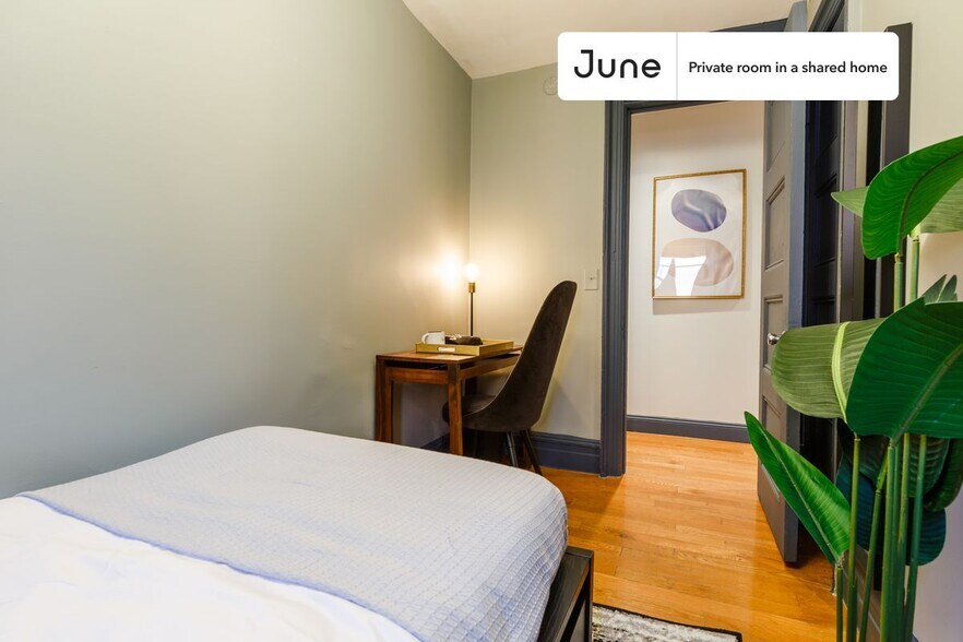 Building Photo - Room in Shared 4 bed/1 bath home