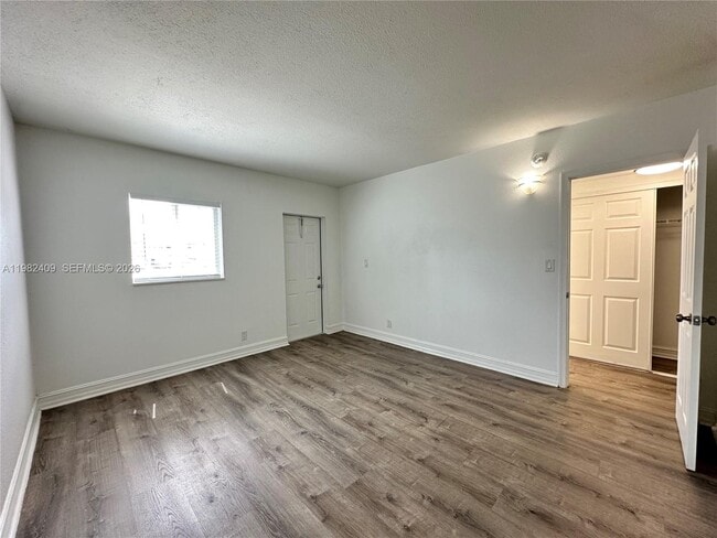 Building Photo - 1400 NE 56th St