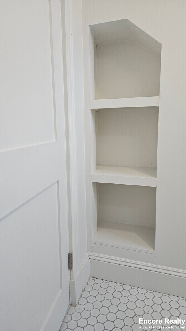 Building Photo - 16 Gerald Rd