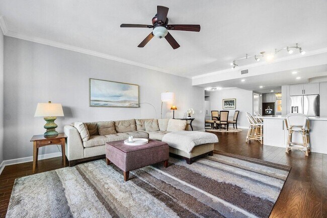 Building Photo - 2650 Lake Shore Dr