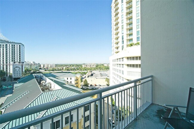 Building Photo - 9055 SW 73rd Ct