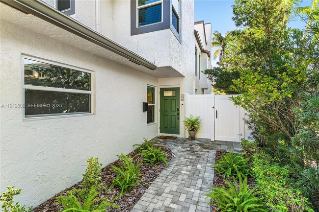 Building Photo - 1616 NE 5th St